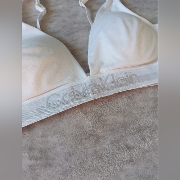 Calvin Klein | Small white bra - Picture 2 of 5